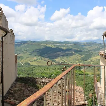 Di Bomba, Incantevole Borgo, 6 Posti Letto, 2 Bagni, Piscina Comunale Convenzionata A 2 Minuti Сasa de vacaciones