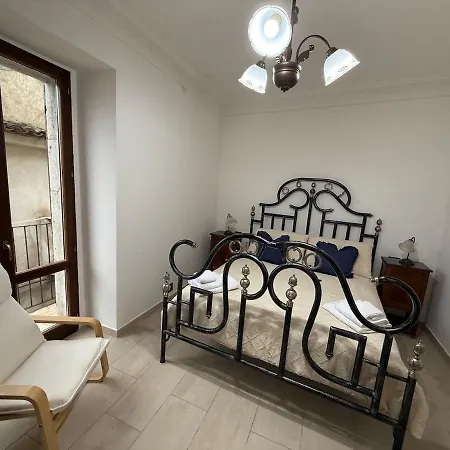 Di Bomba, Incantevole Borgo, 6 Posti Letto, 2 Bagni, Piscina Comunale Convenzionata A 2 Minuti Сasa de vacaciones