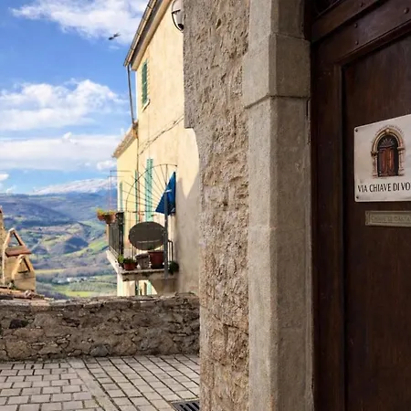 Сasa de vacaciones Di Bomba, Incantevole Borgo, 6 Posti Letto, 2 Bagni, Piscina Comunale Convenzionata A 2 Minuti Bomba