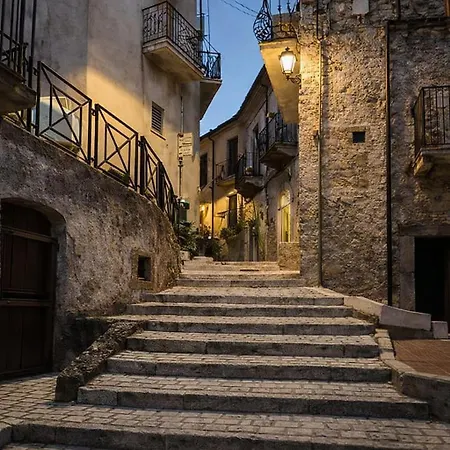 Di Bomba, Incantevole Borgo, 6 Posti Letto, 2 Bagni, Piscina Comunale Convenzionata A 2 Minuti Сasa de vacaciones