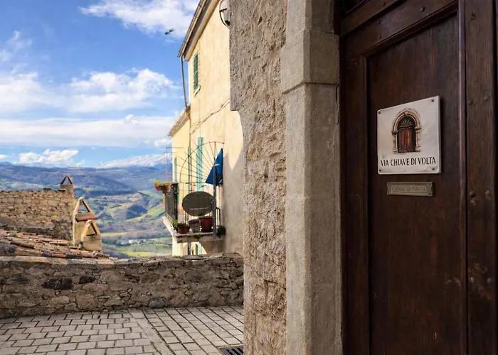 Vakantiehuis La Chiave Di Volta , Dimora Del 500 A 5 Minuti Dal Bomba